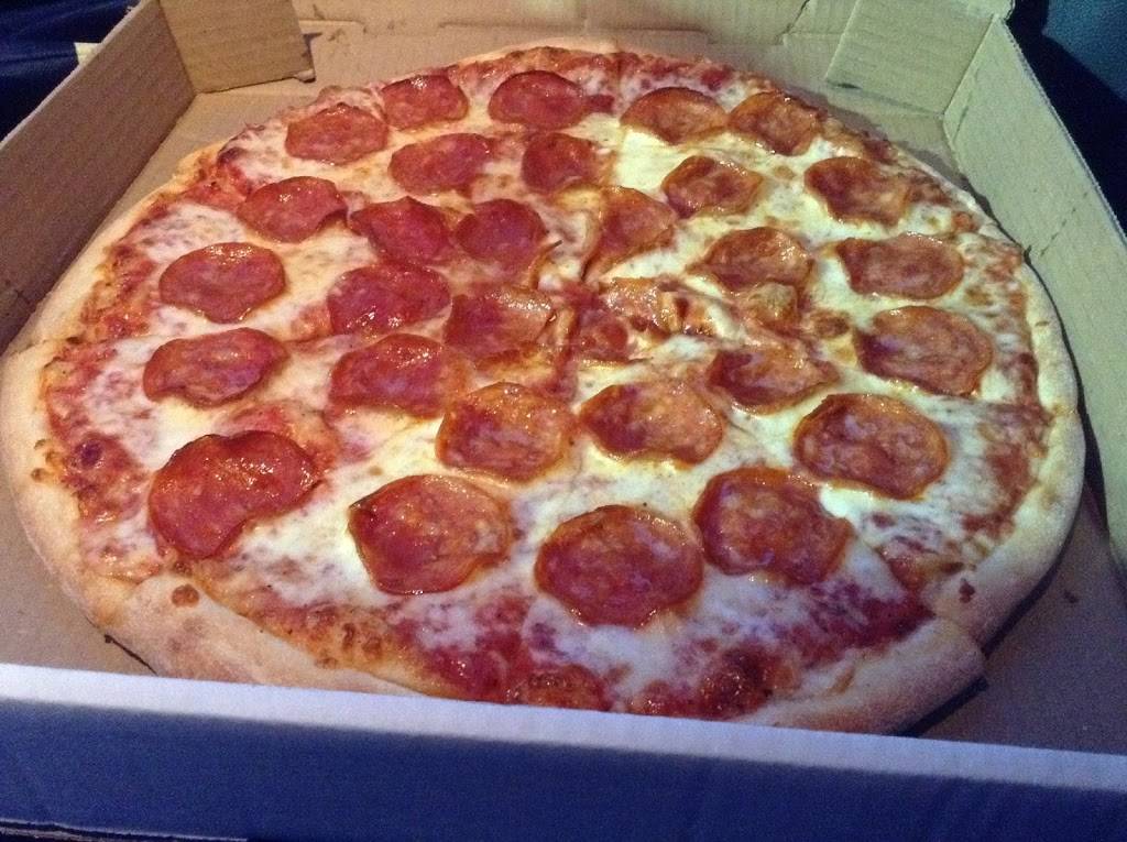 Best Pizza In Town | restaurant | 1100 Davis Dr, Newmarket, ON L3Y 8W8, Canada | 9058368200 OR +1 905-836-8200