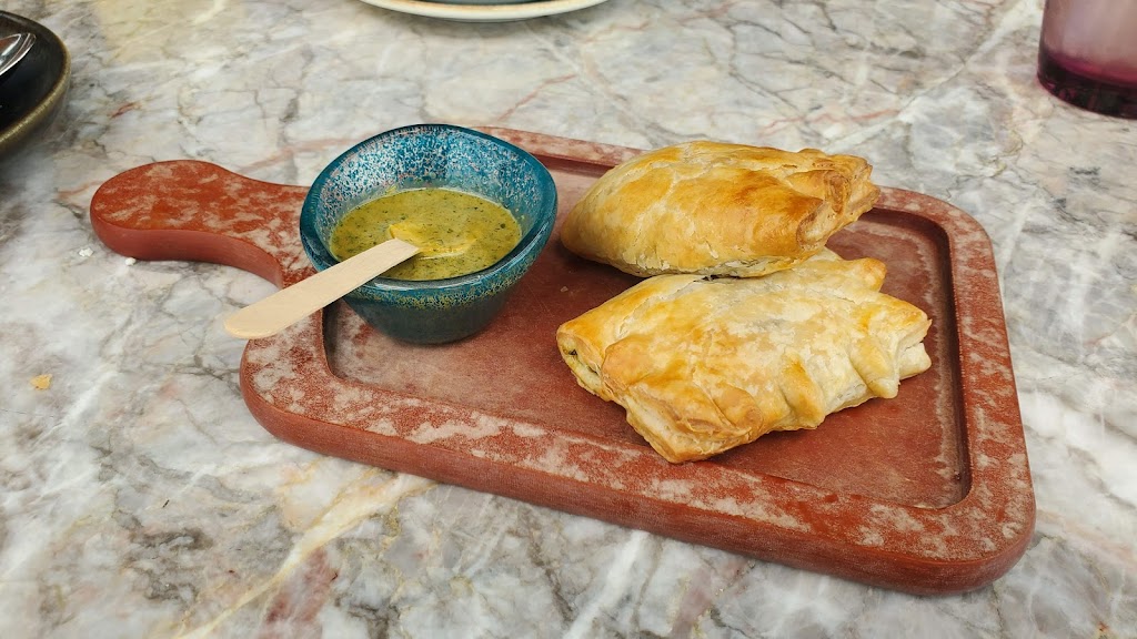 Cabra | restaurant | 200 N Green St, Chicago, IL 60607, USA | 3127611717 OR +1 312-761-1717