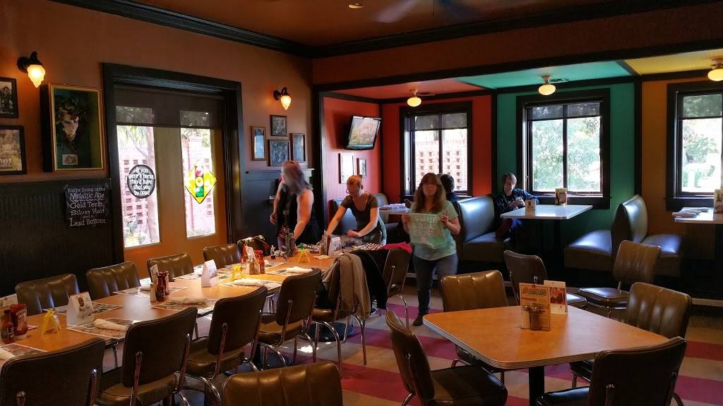 Razzoos Cajun Cafe | restaurant | 13949 N Central Expy, Dallas, TX 75243, USA | 9722353700 OR +1 972-235-3700