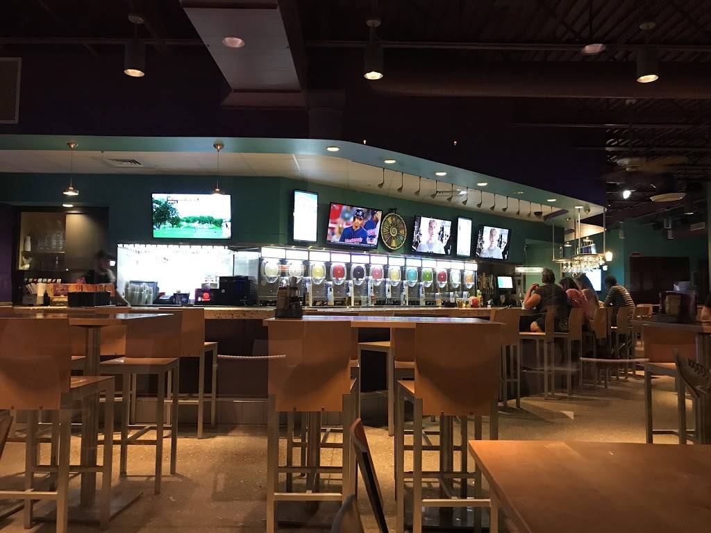 Daiquiri Deck Island of Venice | restaurant | 300 W Venice Ave, Venice, FL 34285, USA | 9414880649 OR +1 941-488-0649