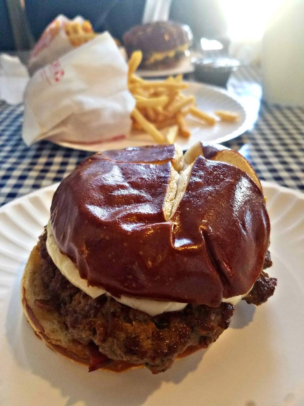 Johnnys Gyros | restaurant | 2230, 827 W Main St, Red Wing, MN 55066, USA | 6513889835 OR +1 651-388-9835