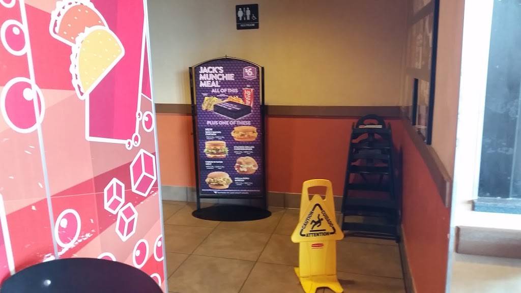 Jack in the Box | restaurant | 7895 Monterey Rd, Gilroy, CA 95020, USA | 4088482395 OR +1 408-848-2395