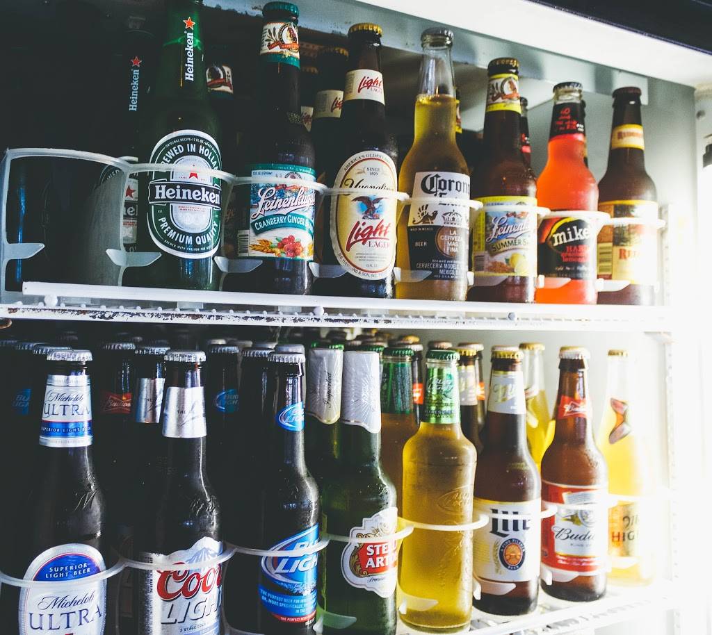 Wings Bar & Grill | restaurant | 1952, 2235 Bauer Rd #1, Batavia, OH 45103, USA | 5137329414 OR +1 513-732-9414