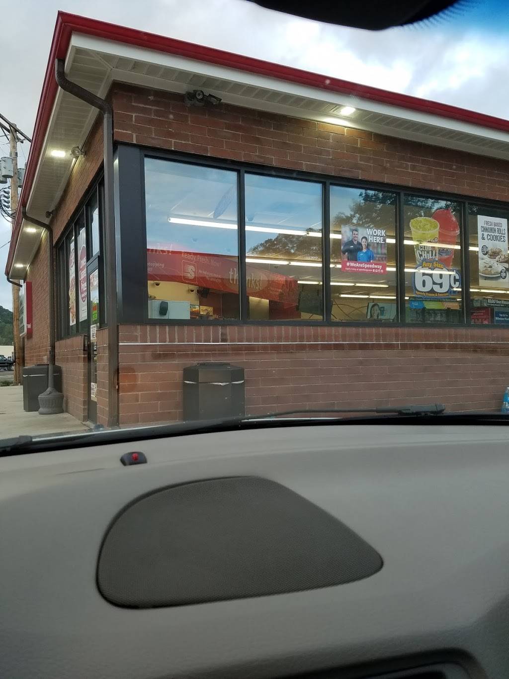 Speedy Café | restaurant | 1200 Long Run Rd, White Oak, PA 15131, USA | 4126781345 OR +1 412-678-1345