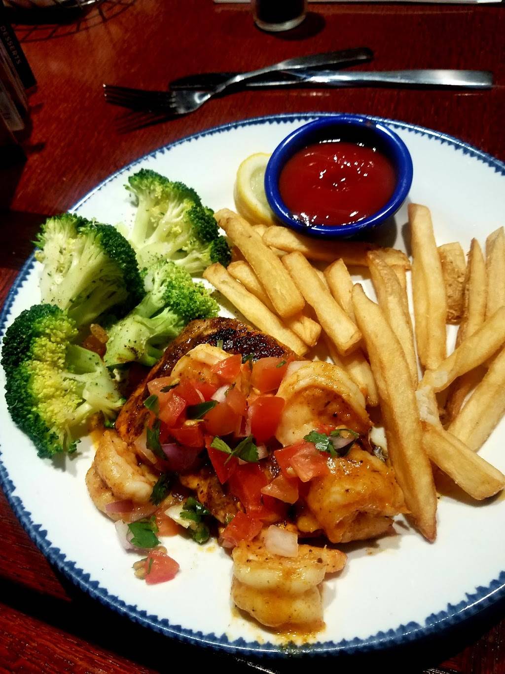 Red Lobster | restaurant | 17601 East Castleton St, City of Industry, CA 91748, USA | 6269655112 OR +1 626-965-5112