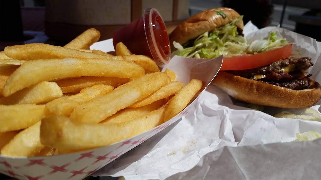 Whiteys Jolly Kone | restaurant | 1300 Jefferson Blvd, West Sacramento, CA 95691, USA | 9163713605 OR +1 916-371-3605