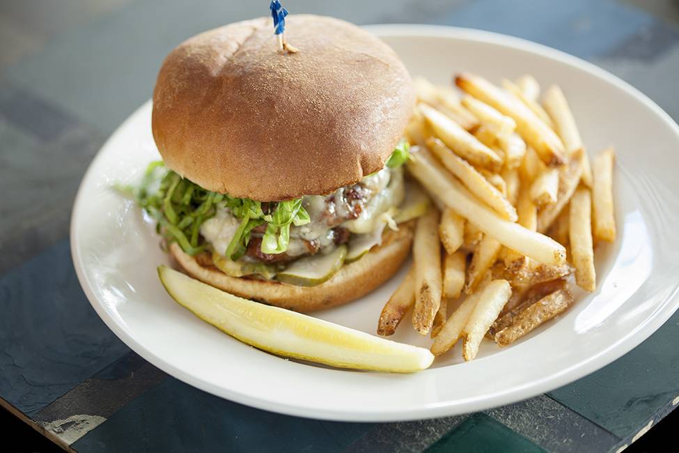 ¡CUATRO Restaurant & Bar | restaurant | 5300 W Lutz Lake Fern Rd #4, Lutz, FL 33558, USA | 8139491486 OR +1 813-949-1486