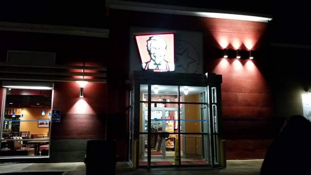 KFC | restaurant | 902 E Euclid Ave, Des Moines, IA 50316, USA | 5152650815 OR +1 515-265-0815