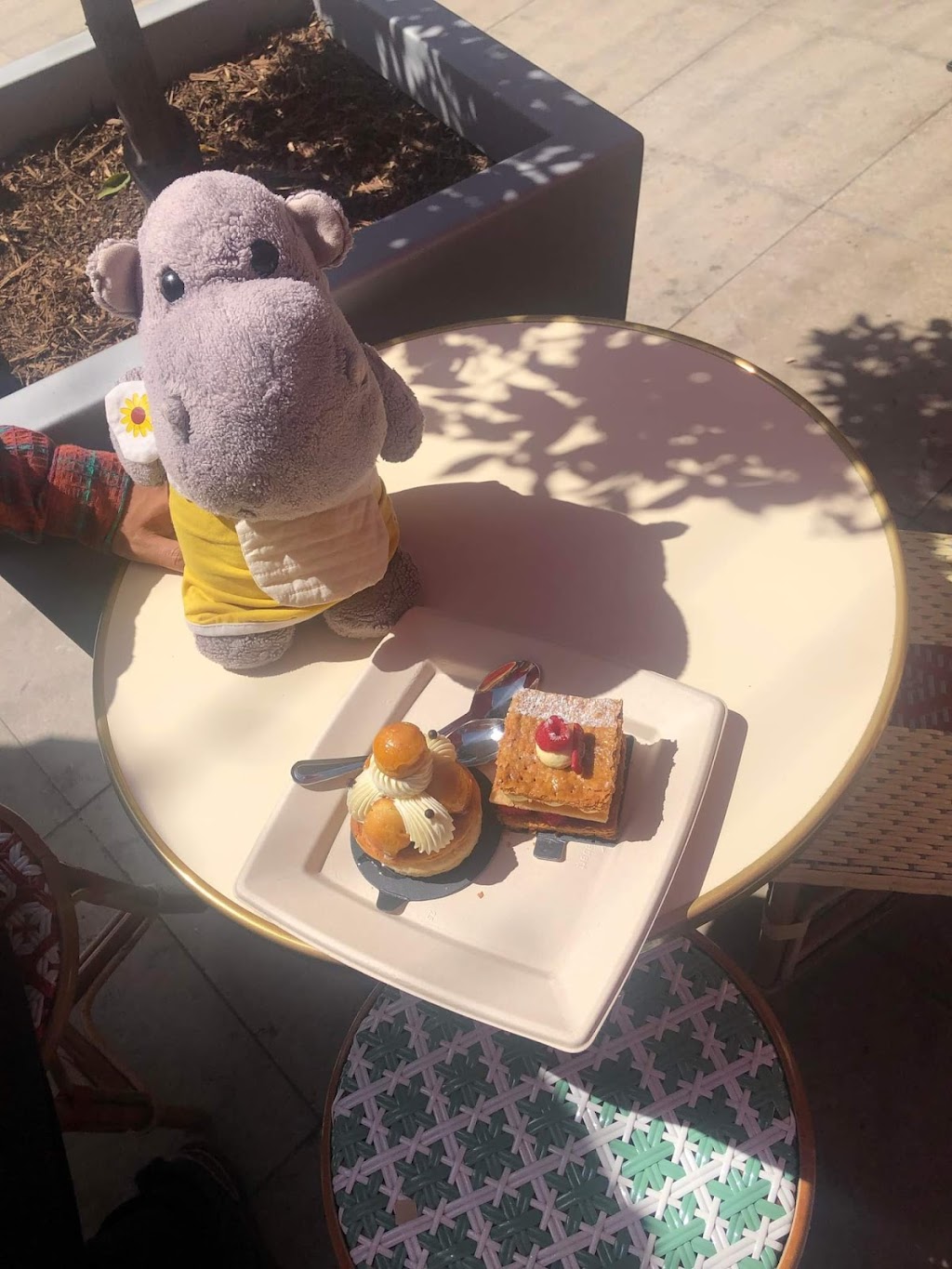 Moulin Cafe Patisserie | restaurant | 3333 S Bristol St, Costa Mesa, CA 92626, USA | 9494096792 OR +1 949-409-6792