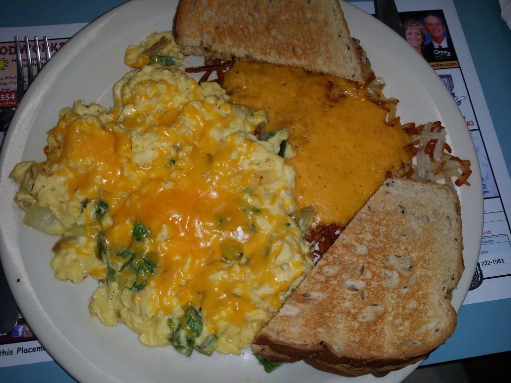 Breakfast & Lunch Nook | restaurant | 1376 Pinehurst Dr, Spring Hill, FL 34606, USA | 3526867686 OR +1 352-686-7686