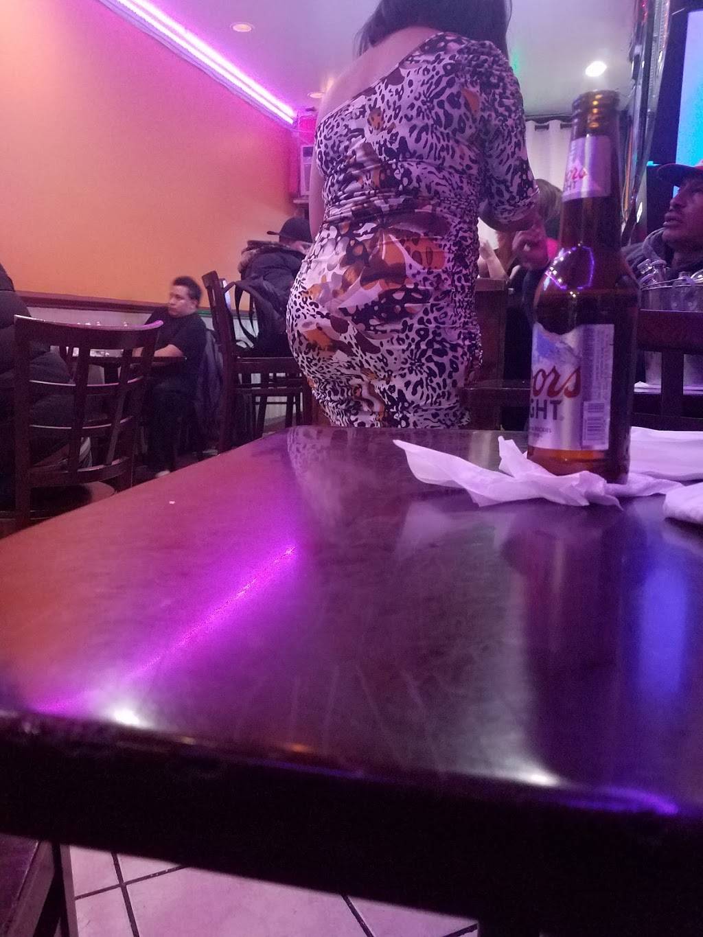 La Familia | restaurant | 334 E Gun Hill Rd, Bronx, NY 10467, USA | 7185159848 OR +1 718-515-9848