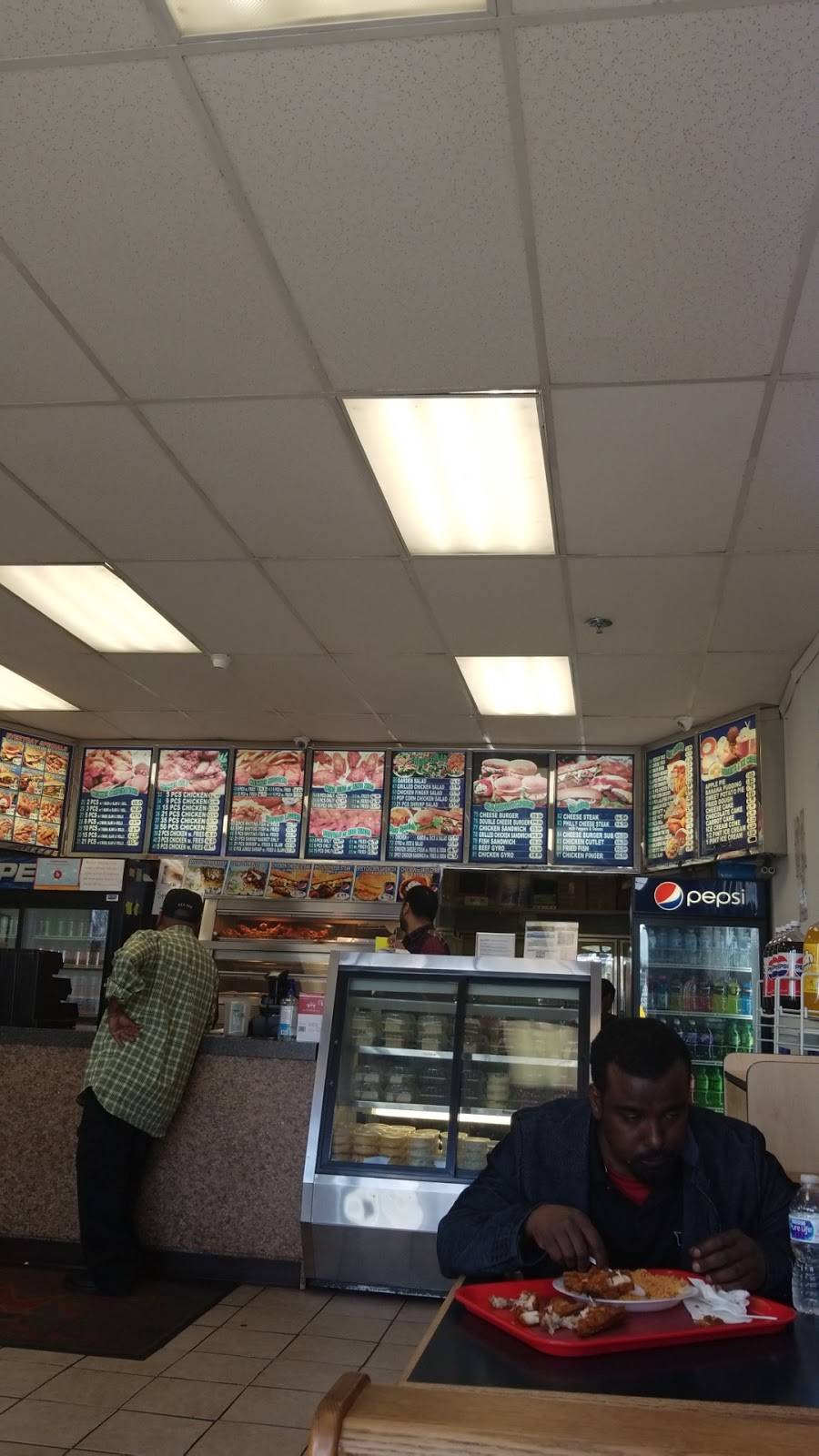 Crown Fried Chicken Lynn | restaurant | 60 Market Square, Lynn, MA 01905, USA | 7817807047 OR +1 781-780-7047