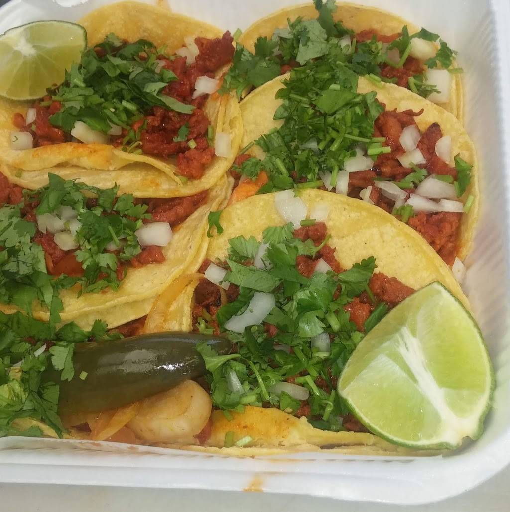 Chonas taqueria | restaurant | 5530 N Shepherd Dr, Houston, TX 77091, USA | 8323054125 OR +1 832-305-4125