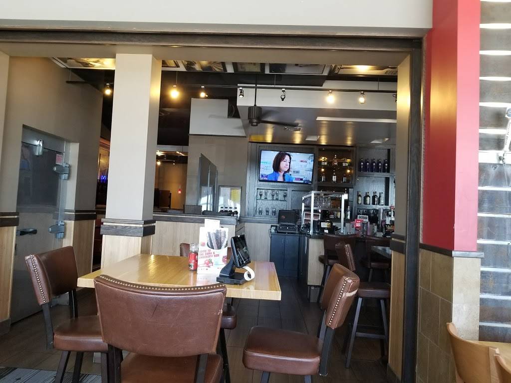 Red Robin Gourmet Burgers and Brews | restaurant | 14400 Bear Valley Rd Suite 405, Victorville, CA 92392, USA | 7609556555 OR +1 760-955-6555