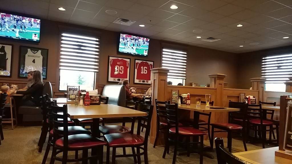 Anduzzis Sports Club - Green Bay East | restaurant | 900 Kepler Dr, Green Bay, WI 54311, USA | 9205440874 OR +1 920-544-0874