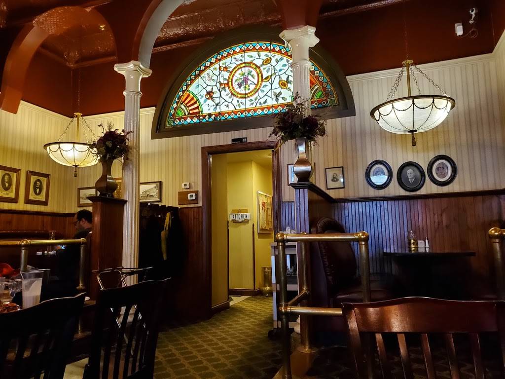 1946 Berrys Restaurant | restaurant | 15 W Main St, Norwalk, OH 44857, USA | 4196682394 OR +1 419-668-2394
