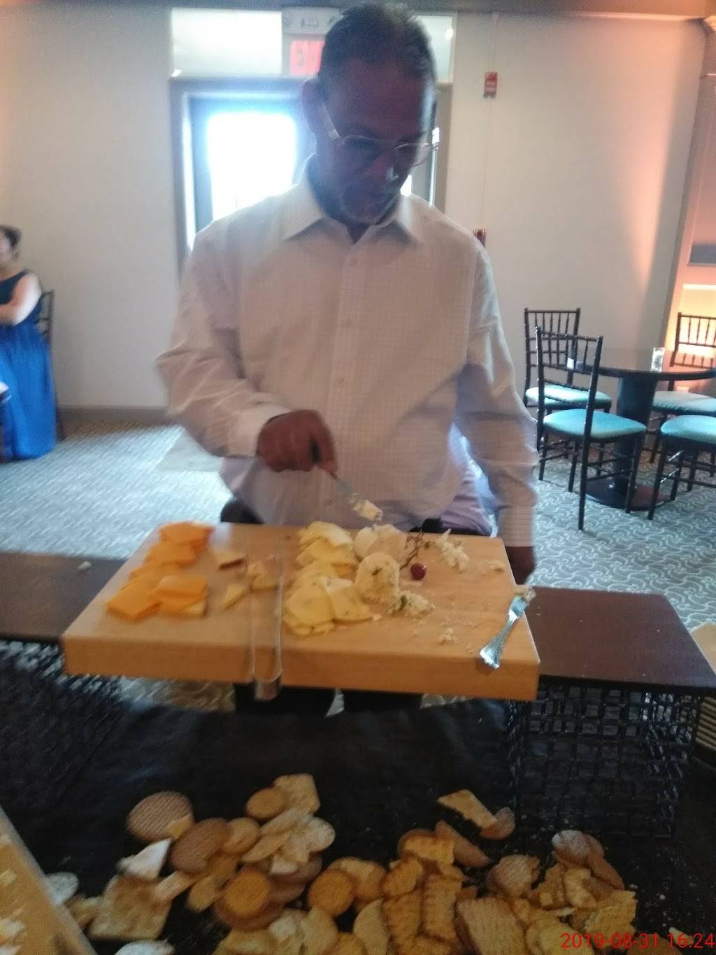 Subway | meal takeaway | 1576 Dorchester Ave, Dorchester, MA 02122, USA | 6172651995 OR +1 617-265-1995