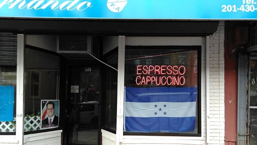 Ricon Catracho | restaurant | 1117 New York Ave, Union City, NJ 07087, USA | 2014306676 OR +1 201-430-6676