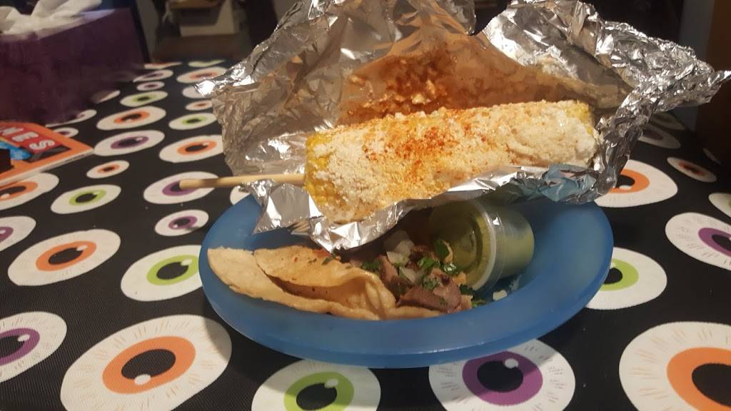 Mas Amigos Mexican Restaurant | restaurant | 705 N Neil St, Champaign, IL 61820, USA | 2176070499 OR +1 217-607-0499