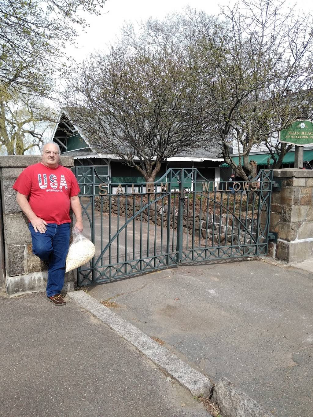 E.W. Hobbs, Inc. | restaurant | 207 Fort Ave, Salem, MA 01970, USA | 9787457691 OR +1 978-745-7691