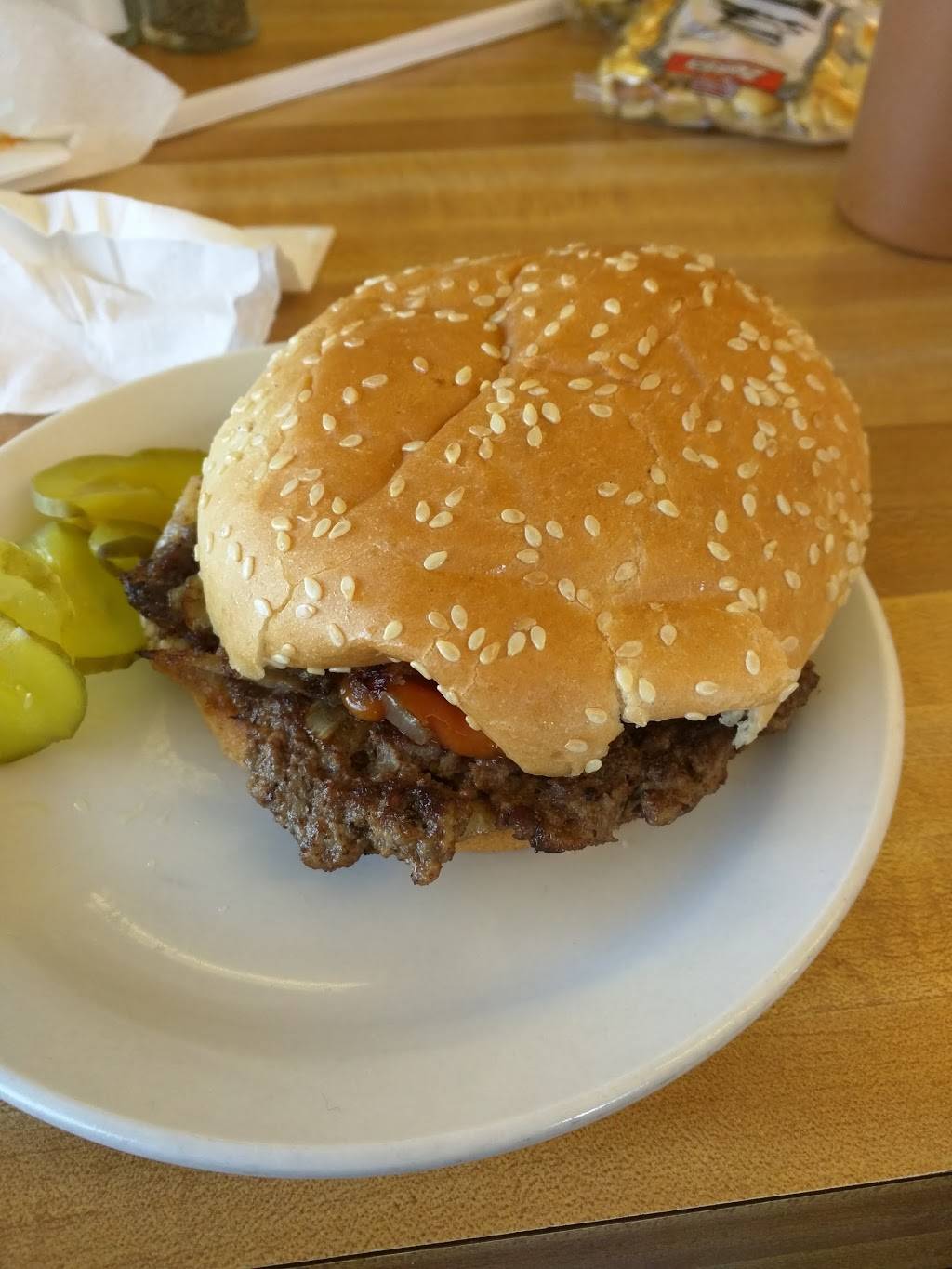 Bates Hamburgers | restaurant | 22291 Middlebelt Rd, Farmington Hills, MI 48336, USA | 2484787350 OR +1 248-478-7350