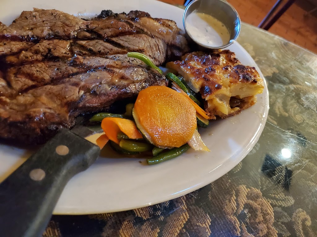 Miss Hatties Restaurant | restaurant | 26 E Concho Ave, San Angelo, TX 76903, USA | 3256530570 OR +1 325-653-0570