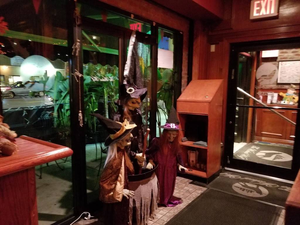 The Wicked Wolf | restaurant | 4029 E Tremont Ave, Bronx, NY 10465, USA | 7188294400 OR +1 718-829-4400