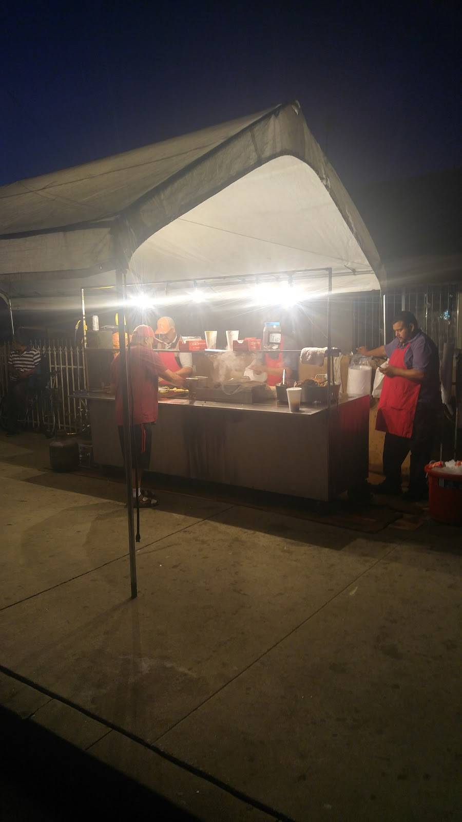 Tacos El Guero Stand | restaurant | 4703 Rosecrans Ave, Compton, CA 90221, USA | 3109254687 OR +1 310-925-4687