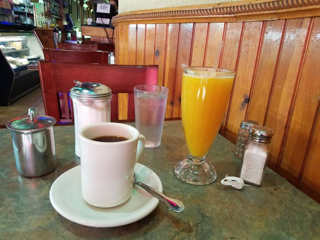 Castros | restaurant | 511 Myrtle Ave, Brooklyn, NY 11205, USA | 7183981459 OR +1 718-398-1459