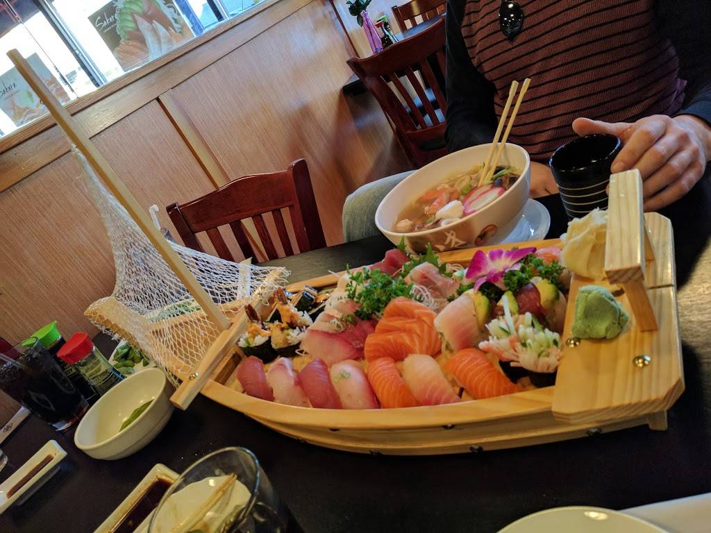 Sakura Japanese Restaurant | restaurant | 5 Pine St, Waltham, MA 02453, USA | 7812168922 OR +1 781-216-8922