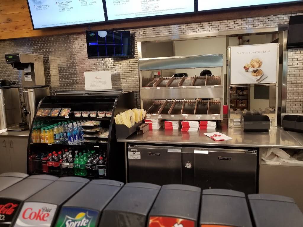 Chick-fil-A | restaurant | 2277 Eisenhower Airport Pkwy, Wichita, KS 67209, USA | 8662322040 OR +1 866-232-2040