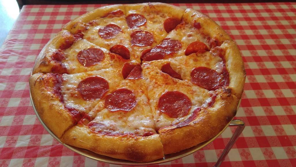 Heath Springs Pizzeria | restaurant | 111 Main St, Heath Springs, SC 29058, USA | 8032734327 OR +1 803-273-4327