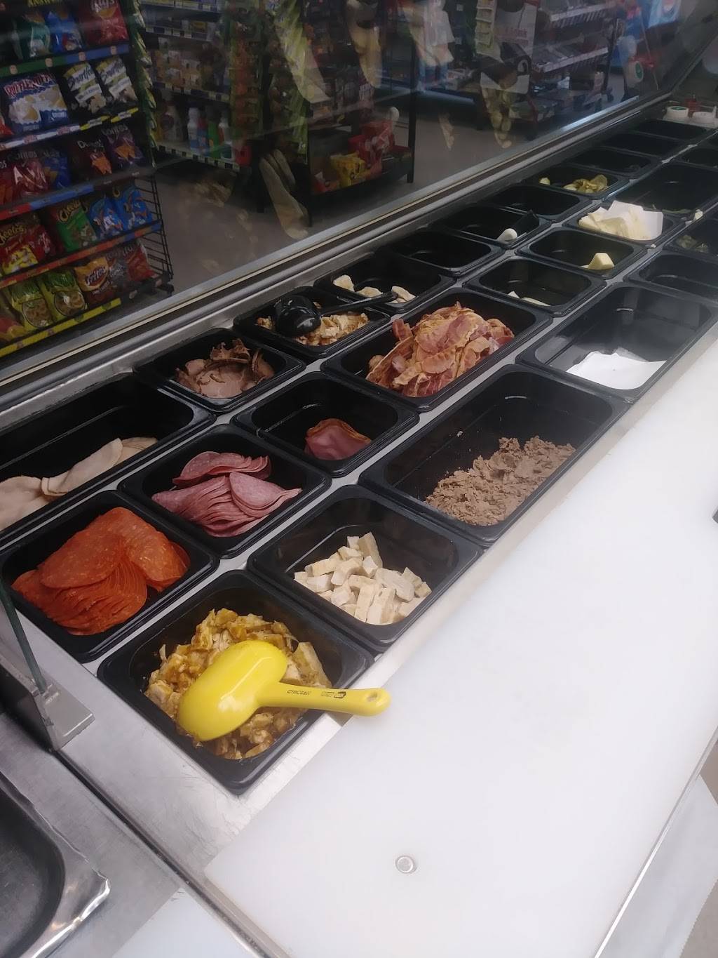 Subway | restaurant | 211 E Main St, Pinckney, MI 48169, USA | 7348785620 OR +1 734-878-5620