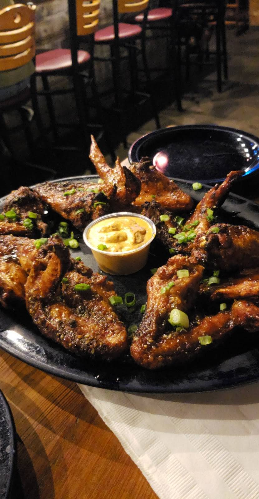 The Blue Duck Barbecue Tavern | restaurant | 212 Southwest Water Street, Peoria, IL 61602, USA | 3099815801 OR +1 309-981-5801