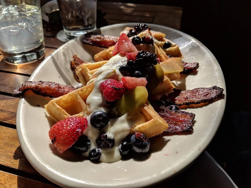 Meddlesome Moth | restaurant | 1621 Oak Lawn Ave, Dallas, TX 75207, USA | 2146287900 OR +1 214-628-7900