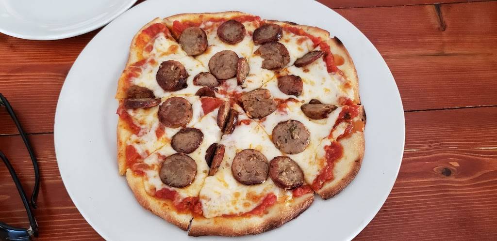 Bottle Inn Riviera | restaurant | 1700 S Catalina Ave, Redondo Beach, CA 90277, USA | 3105436800 OR +1 310-543-6800