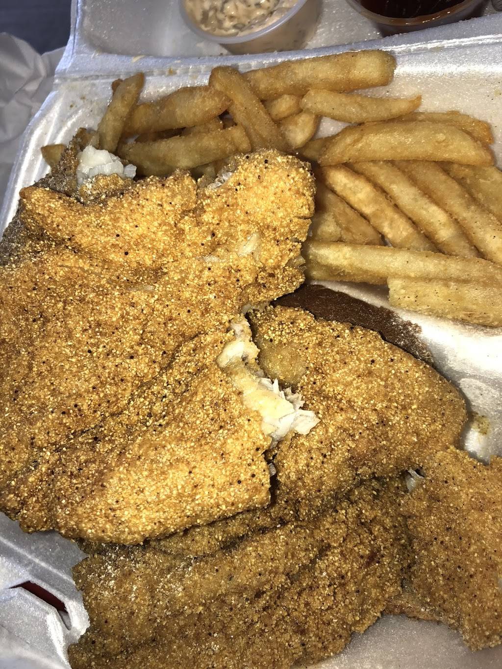 J J Fish & Chicken | restaurant | 3600 Macdonald Ave # A, Richmond, CA 94805, USA | 5102331110 OR +1 510-233-1110