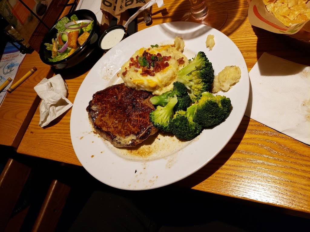 Chilis Grill & Bar | restaurant | 3520 Gwinnett Pl Dr NW, Duluth, GA 30096, USA | 7704971536 OR +1 770-497-1536