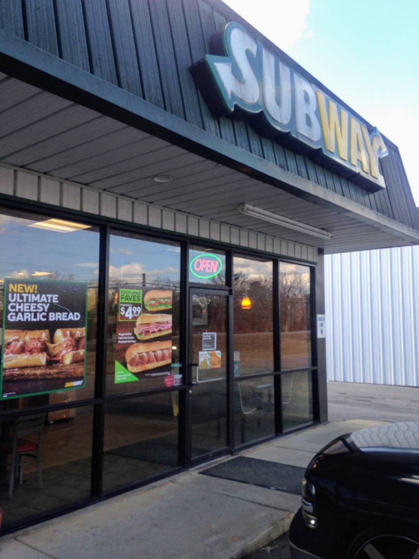 Subway | restaurant | 37175 US-231, Ashville, AL 35953, USA | 2055943339 OR +1 205-594-3339