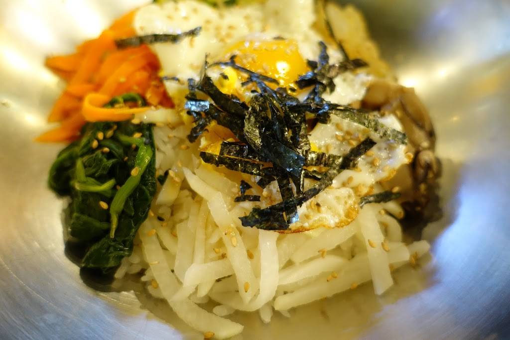 U-Town | restaurant | 110 S 40th St, Philadelphia, PA 19104, USA | 2153821110 OR +1 215-382-1110