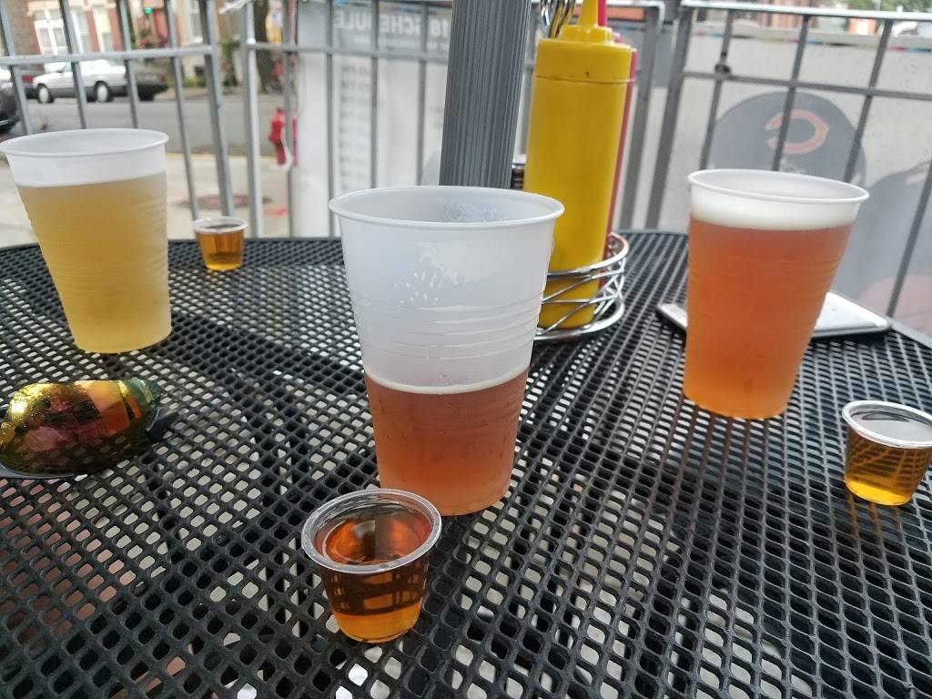 Turtles Bar & Grill | restaurant | 238 W 33rd St, Chicago, IL 60616, USA | 3122257333 OR +1 312-225-7333