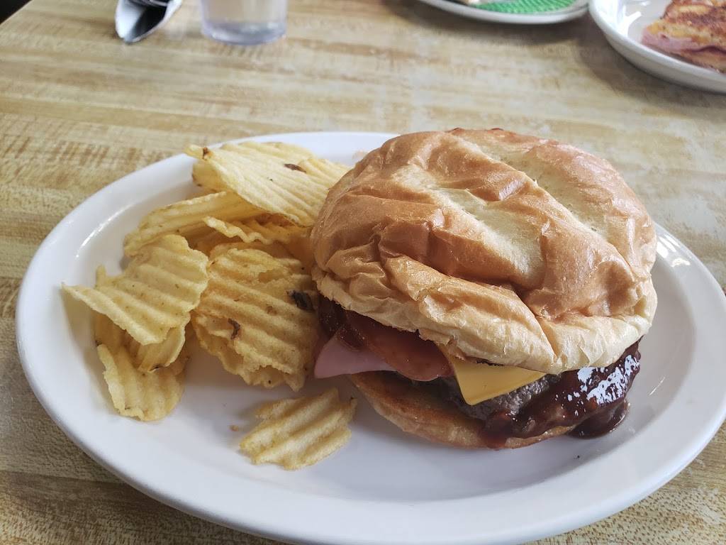 Bobbies Kitchen | restaurant | 1202 S 6th St, Brainerd, MN 56401, USA | 2188250626 OR +1 218-825-0626