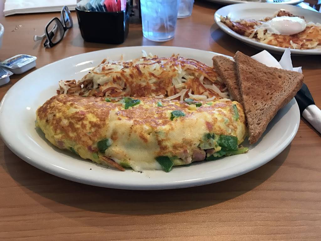 Chrissys Gaming Bar & Grill | restaurant | 552 N Gary Ave, Carol Stream, IL 60188, USA | 6307657131 OR +1 630-765-7131