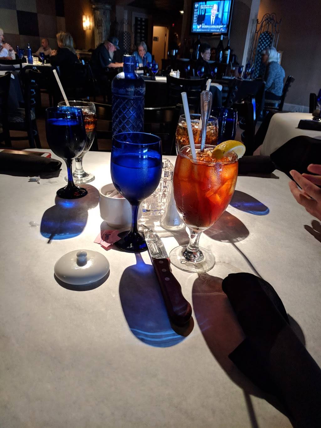 Perry and Sons Market & Grille | restaurant | 614 S Friendswood Dr, Friendswood, TX 77546, USA | 2814822842 OR +1 281-482-2842