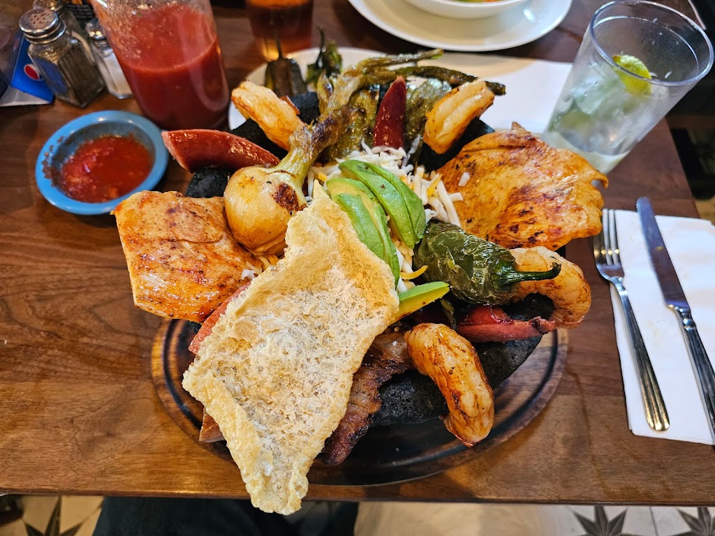 La Ingrata bar and grill 3 | restaurant | 100 N Market St, Paris, TN 38242, USA | 7314077040 OR +1 731-407-7040