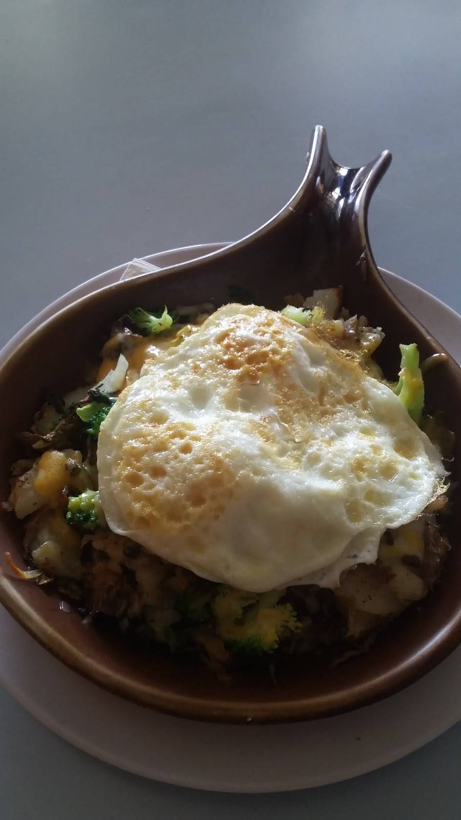 The Village Grille | restaurant | 44303 Sierra Hwy, Lancaster, CA 93534, USA | 6619427760 OR +1 661-942-7760