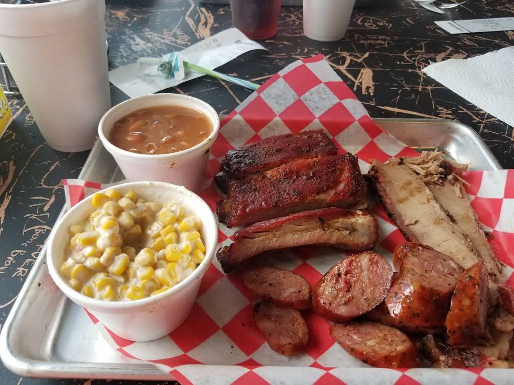 Jambos BBQ | restaurant | 1724 W Division St, Arlington, TX 76012, USA | 8172757881 OR +1 817-275-7881