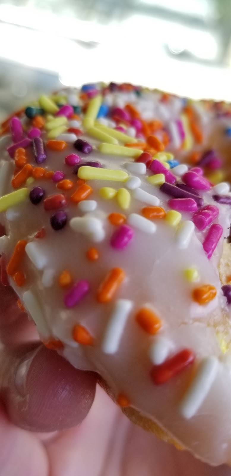 Dunkin | bakery | 7011 W Newberry Rd A, Gainesville, FL 32608, USA | 3527274254 OR +1 352-727-4254