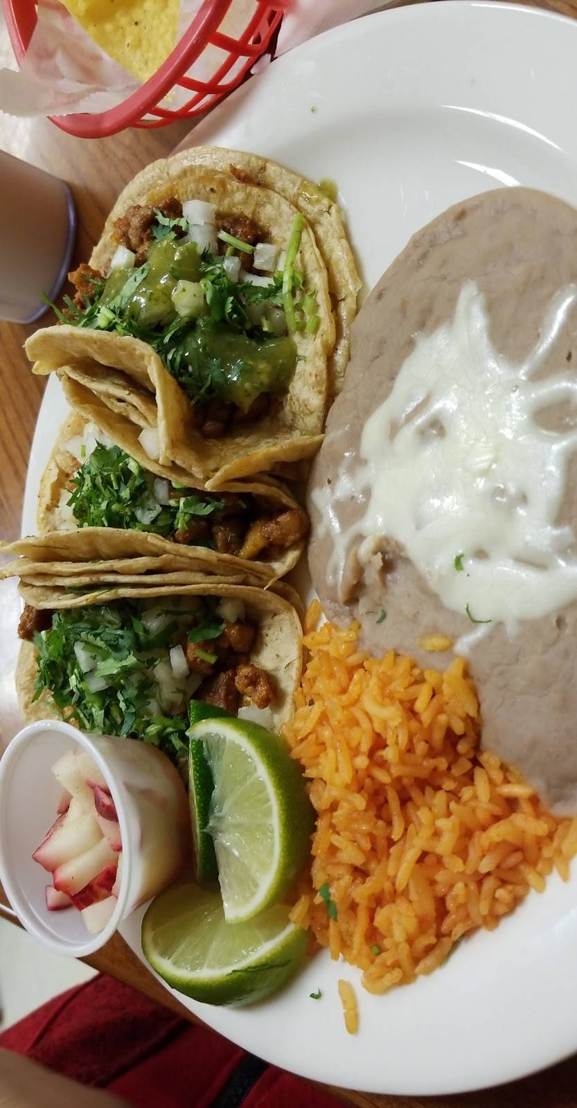 Taqueria La Poblanita | restaurant | 2436 London Rd, Eau Claire, WI 54701, USA | 7158312131 OR +1 715-831-2131