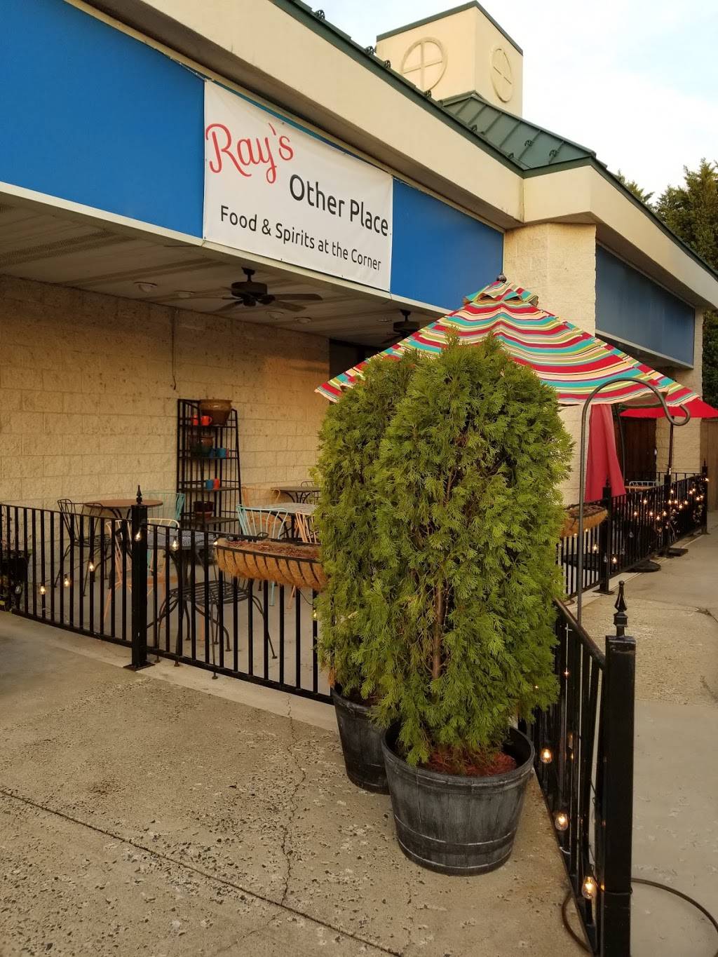 Rays Other Place | restaurant | 3061 Lauderdale Dr, Henrico, VA 23233, USA | 8044820895 OR +1 804-482-0895